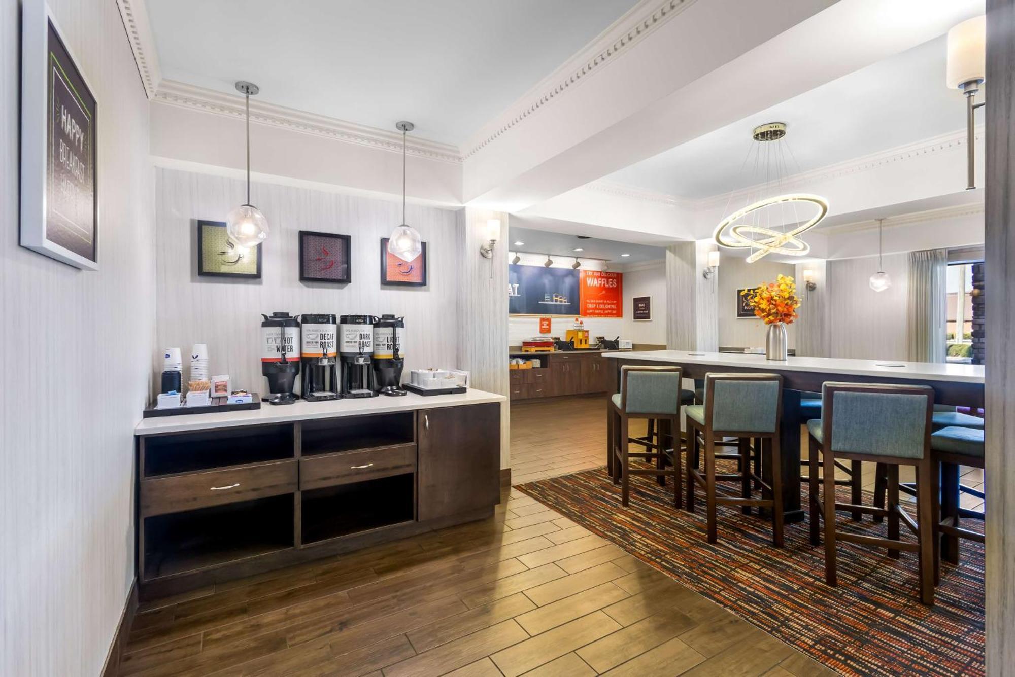 Hampton Inn Marion Buitenkant foto